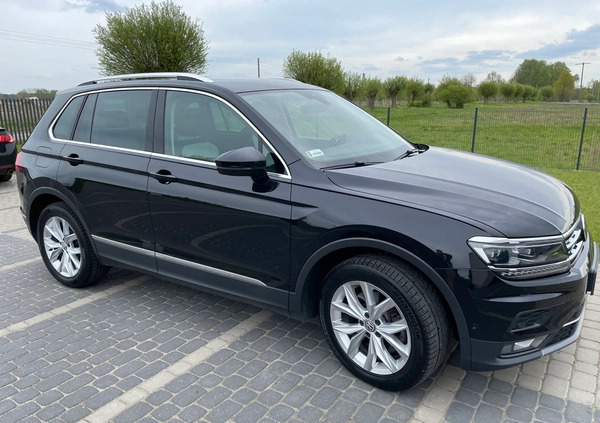 Volkswagen Tiguan cena 117000 przebieg: 128000, rok produkcji 2018 z Szczecinek małe 79